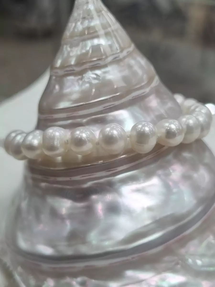 White Freshwater Pearl Bracelet - Image 3